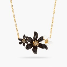 BLACK LILY NECKLACE